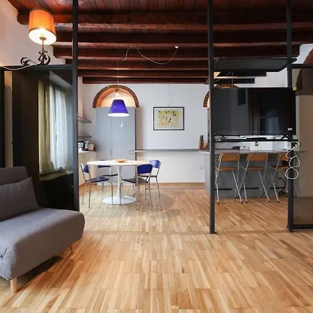 Apartment Hacca Collection - Milanese 2br In Porta Venezia Milan